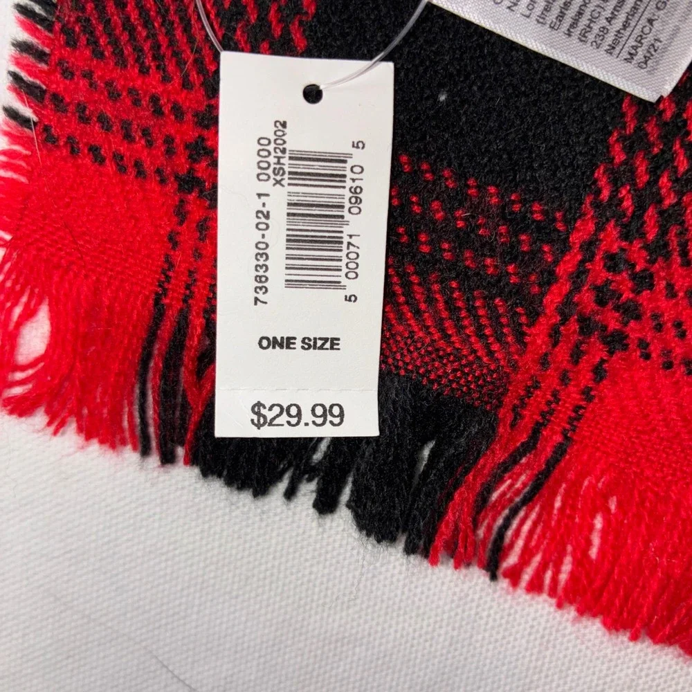 411 Gap Scarf One Size Red Black Buffalo Plaid Fringed NEW
